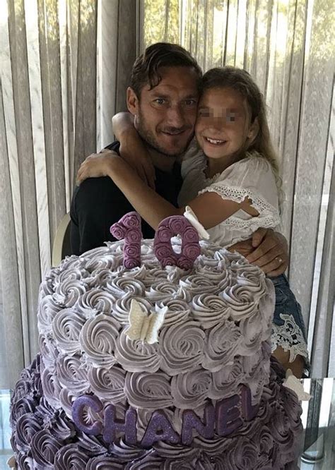 Chanel Totti auguri